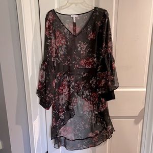 Dressy mesh floral shirt w bell sleeves, hi lo hem